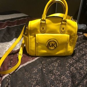 Yello MK hand bag excellent condition
